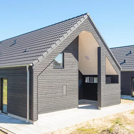 4 Bedroom Awesome In Romo Feriehus