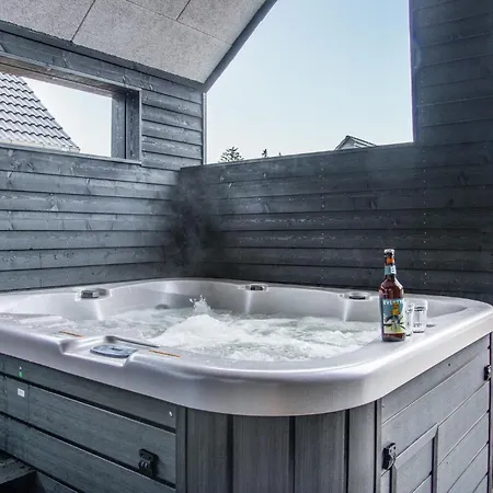 4 Bedroom Awesome In Romo *