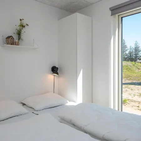 4 Bedroom Awesome In Romo 度假居